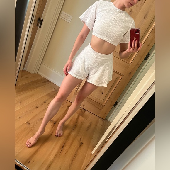 White Eyelet Set - Picture 1 of 8